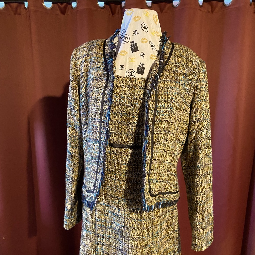 2piece Multicolored tweed suit